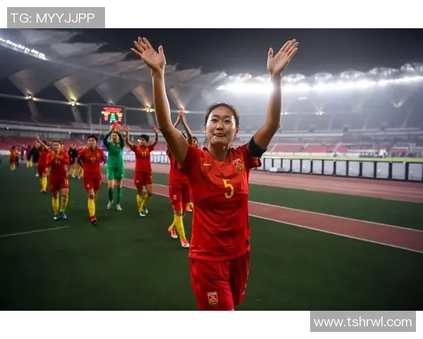 追逐梦想的绿茵路：张丽的足球人生与心路历程